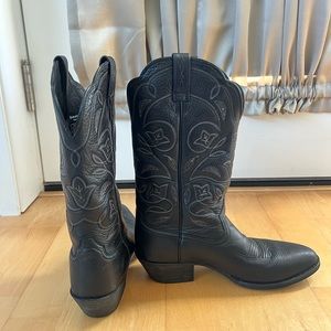 Black Ariat Cowgirl boots
